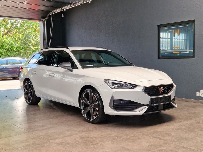 Elegantes Cupra Leon Sportstourer Gebraucht Bilder